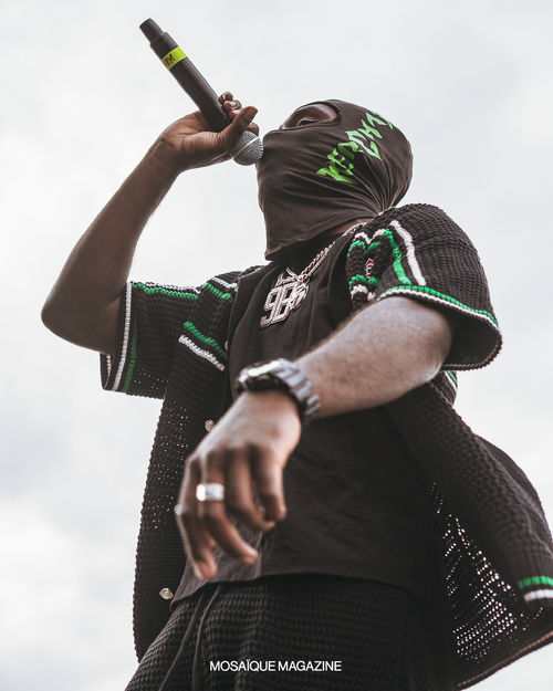Photographie du rappeur Kerchak sur scène au festival Yardland