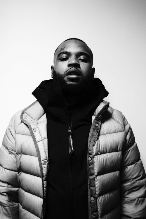 TH en noir et blanc en doudoune